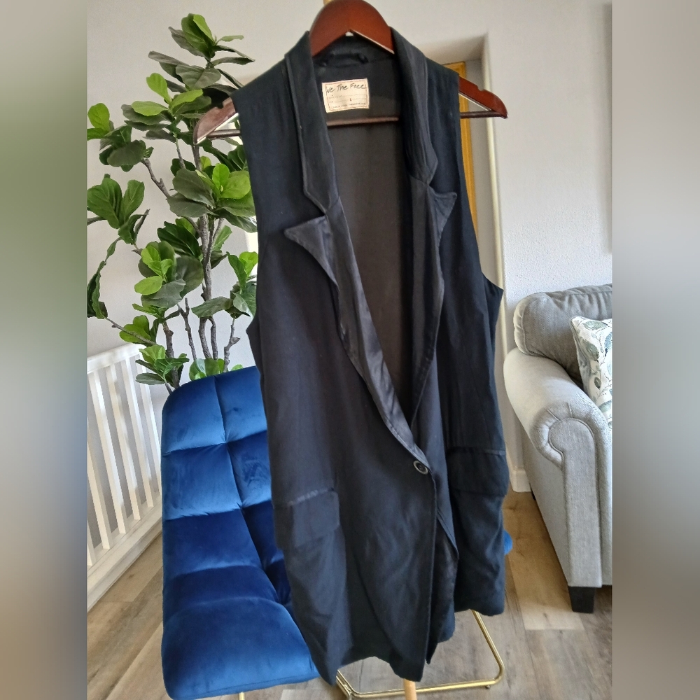 We the Free Women's Tuxedo Vest in Black. Size L